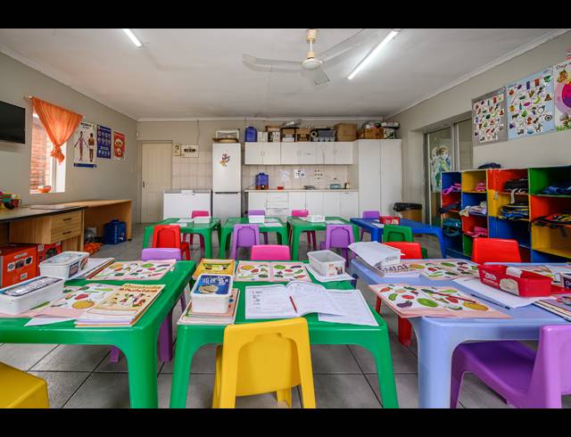 380M² BUSINESS FOR SALE IN BLUEWATER BAY